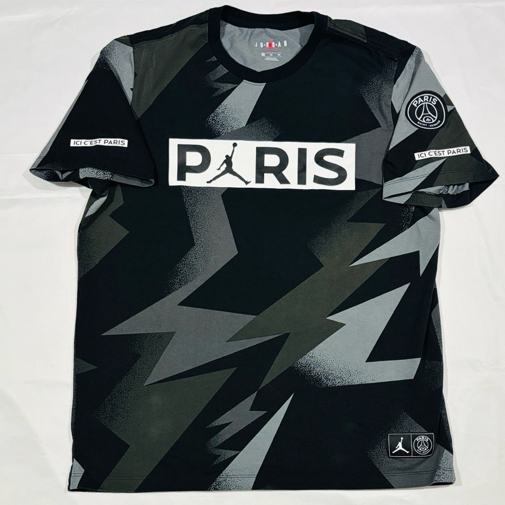 Jordan Men’s Black & Gray PARIS Graphic Short Sleeve Shirt